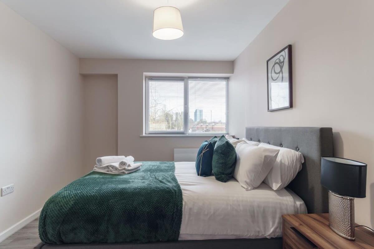 Bright 2 Bed Apartment Manchester - Sleeps 4 Dış mekan fotoğraf
